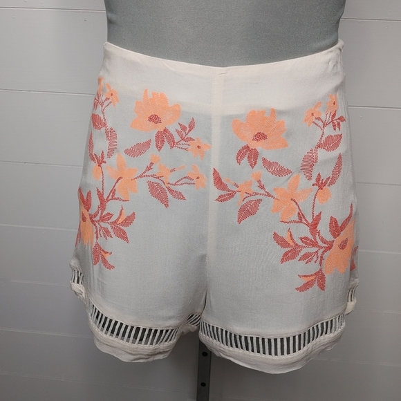 H&m floral short size 4 - Picture 2 of 14